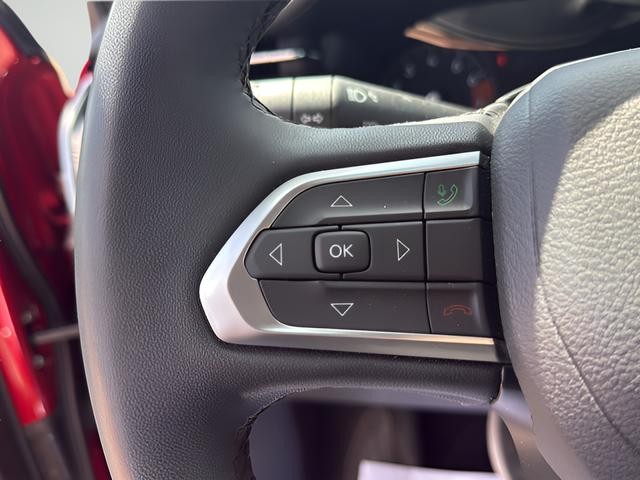 Jeep Compass Vehicle Full-screen Gallery Image 9