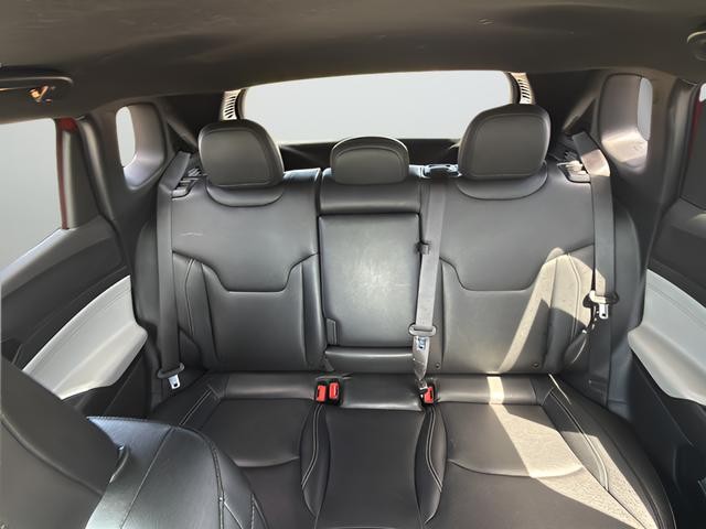 Jeep Compass Vehicle Full-screen Gallery Image 27