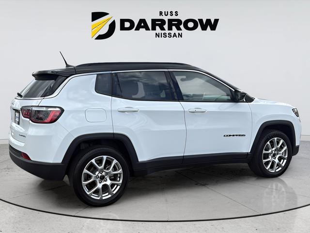 Jeep Compass Vehicle Full-screen Gallery Image 5
