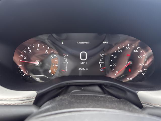 Jeep Compass Vehicle Full-screen Gallery Image 13
