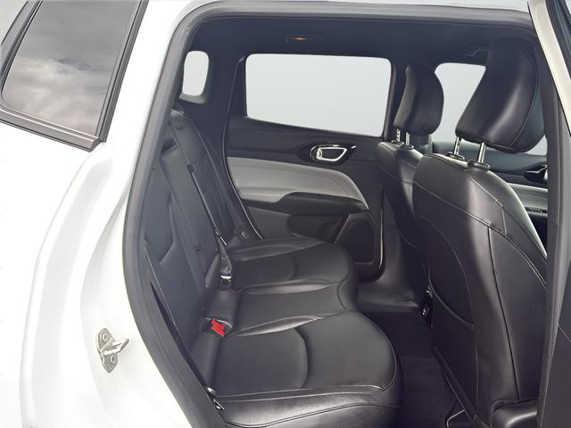 Jeep Compass Vehicle Full-screen Gallery Image 14