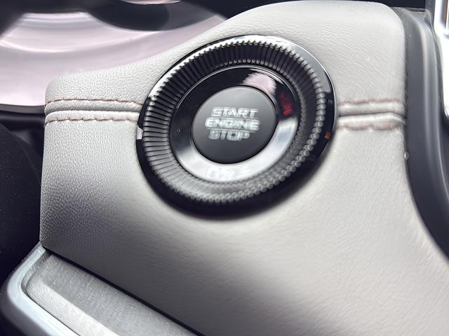 Jeep Compass Vehicle Full-screen Gallery Image 20