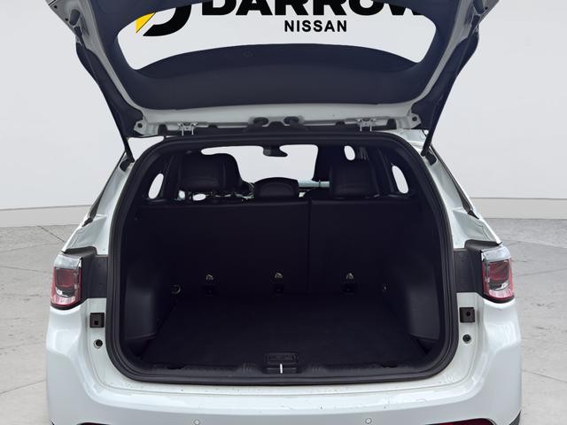 Jeep Compass Vehicle Full-screen Gallery Image 24