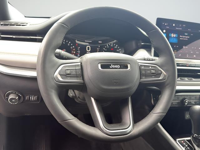 Jeep Compass Vehicle Full-screen Gallery Image 27