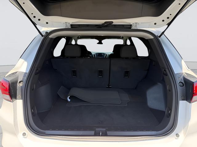 Chevrolet Equinox Vehicle Full-screen Gallery Image 9