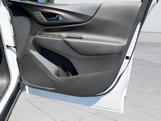 Chevrolet Equinox Vehicle Full-screen Gallery Image 12