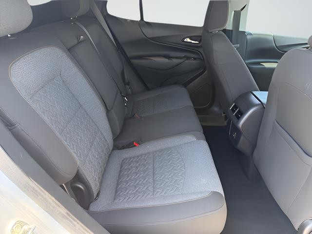 Chevrolet Equinox Vehicle Full-screen Gallery Image 13