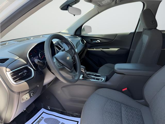 Chevrolet Equinox Vehicle Full-screen Gallery Image 20
