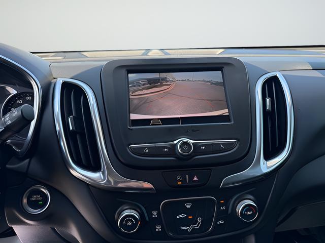 Chevrolet Equinox Vehicle Full-screen Gallery Image 22