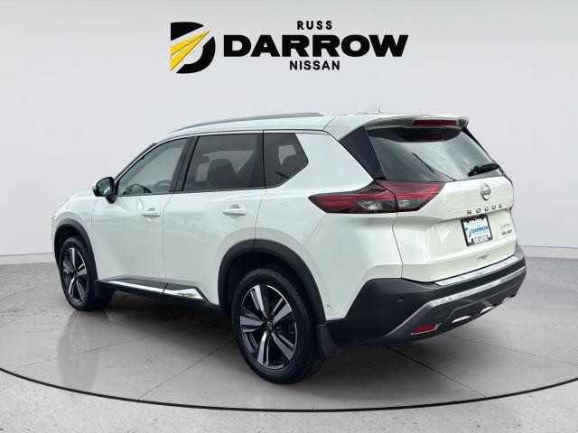 Nissan Rogue Vehicle Full-screen Gallery Image 3