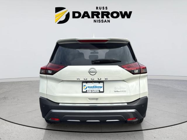 Nissan Rogue Vehicle Full-screen Gallery Image 4