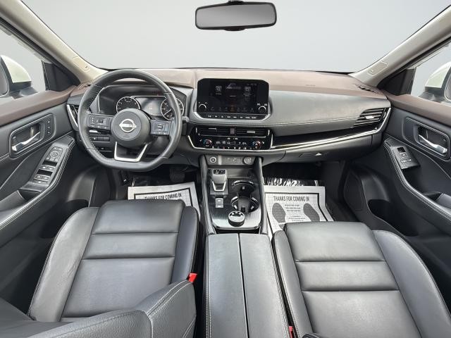Nissan Rogue Vehicle Full-screen Gallery Image 9
