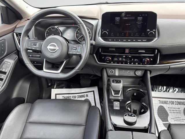 Nissan Rogue Vehicle Full-screen Gallery Image 11