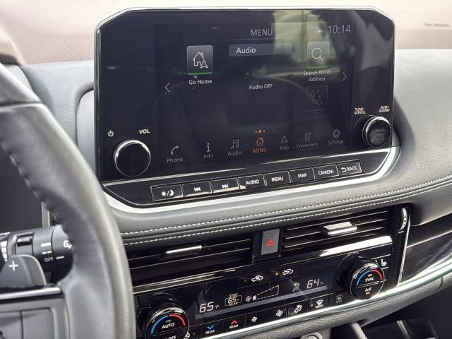 Nissan Rogue Vehicle Full-screen Gallery Image 14