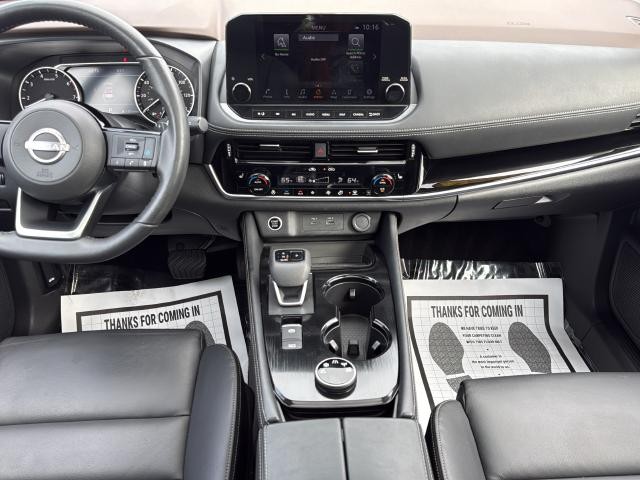 Nissan Rogue Vehicle Full-screen Gallery Image 20