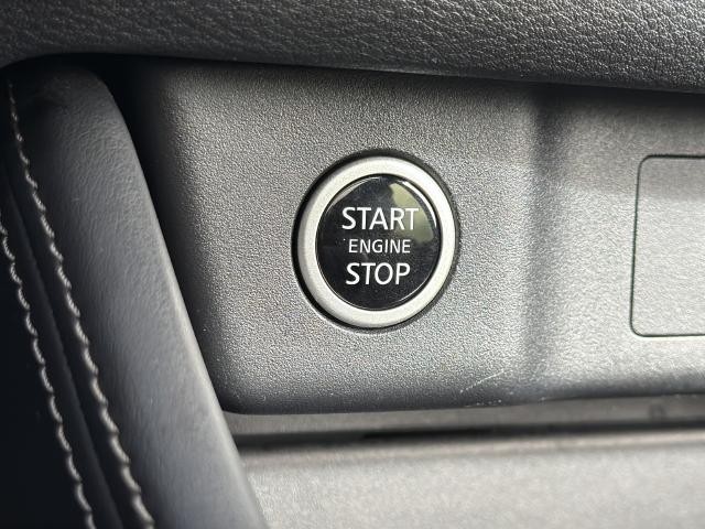 Nissan Rogue Vehicle Full-screen Gallery Image 33