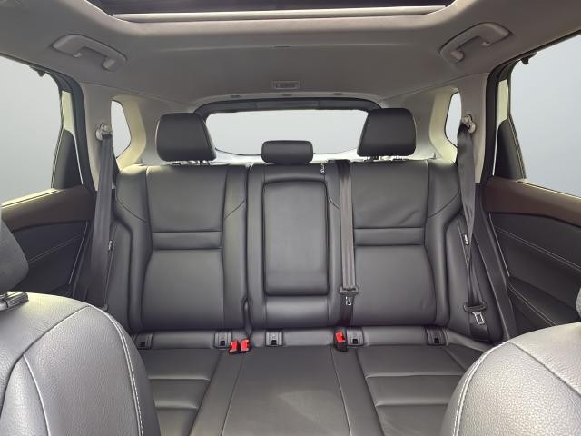 Nissan Rogue Vehicle Full-screen Gallery Image 34