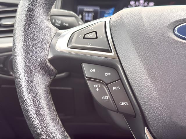 Ford Edge Vehicle Full-screen Gallery Image 16