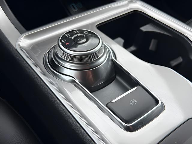 Ford Edge Vehicle Full-screen Gallery Image 20