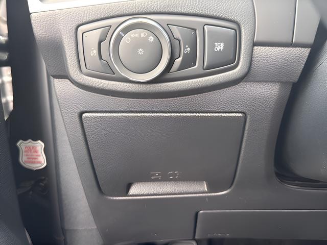 Ford Edge Vehicle Full-screen Gallery Image 23