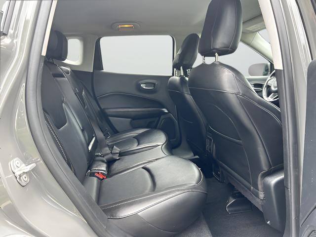 Jeep Compass Vehicle Full-screen Gallery Image 20