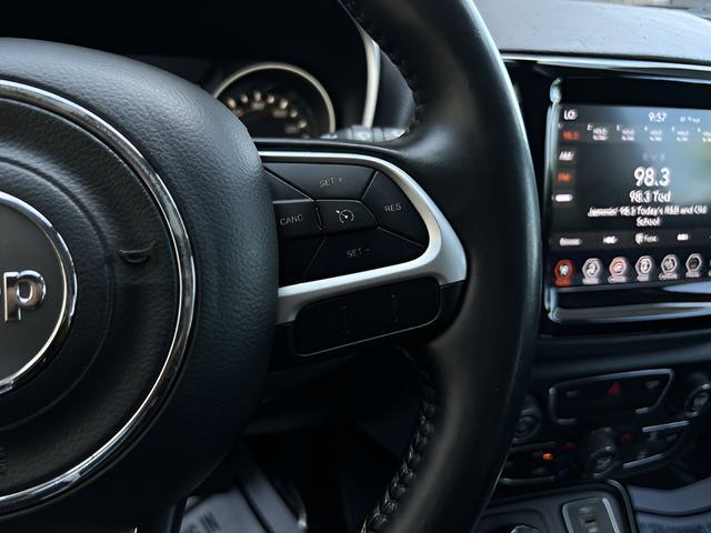 Jeep Compass Vehicle Full-screen Gallery Image 31