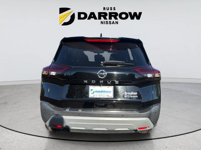 Nissan Rogue Vehicle Full-screen Gallery Image 4