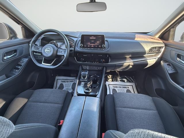 Nissan Rogue Vehicle Full-screen Gallery Image 9
