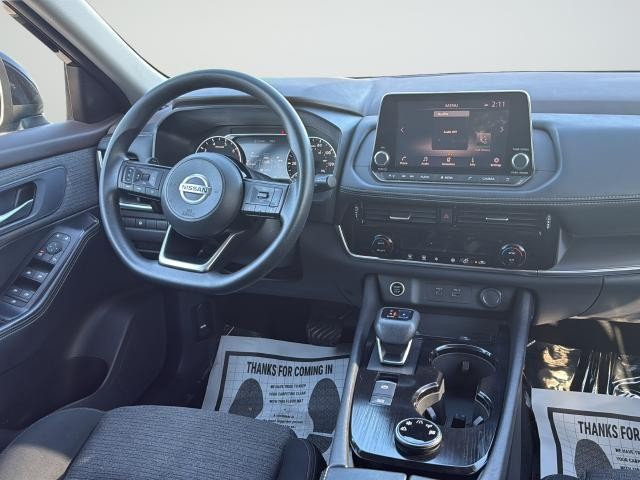 Nissan Rogue Vehicle Full-screen Gallery Image 11