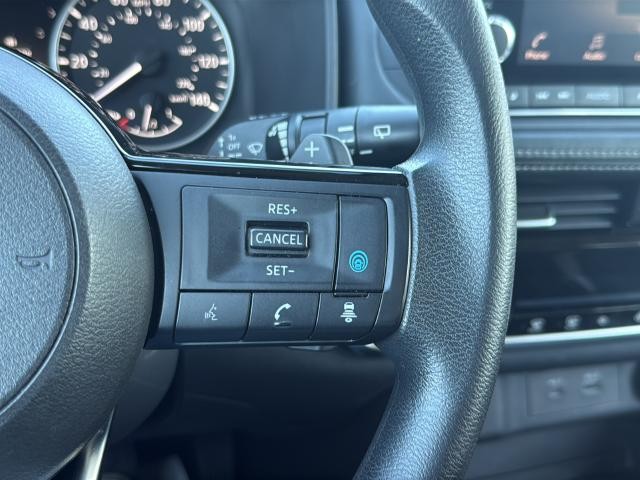 Nissan Rogue Vehicle Full-screen Gallery Image 17