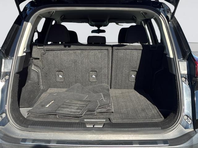Nissan Rogue Vehicle Full-screen Gallery Image 35