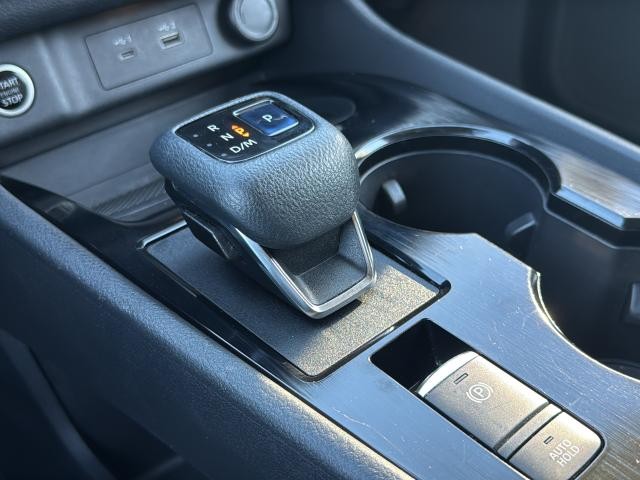 Nissan Rogue Vehicle Full-screen Gallery Image 37