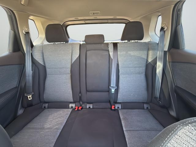 Nissan Rogue Vehicle Full-screen Gallery Image 40