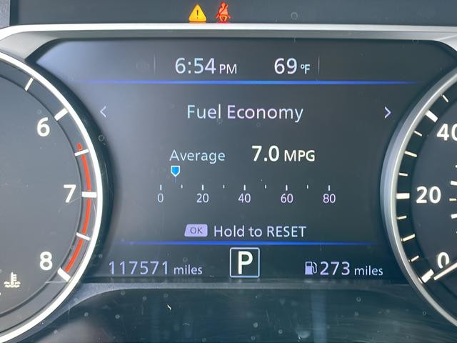 Nissan Altima Vehicle Full-screen Gallery Image 12