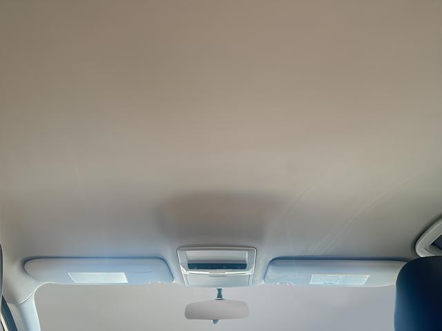 Nissan Altima Vehicle Full-screen Gallery Image 18