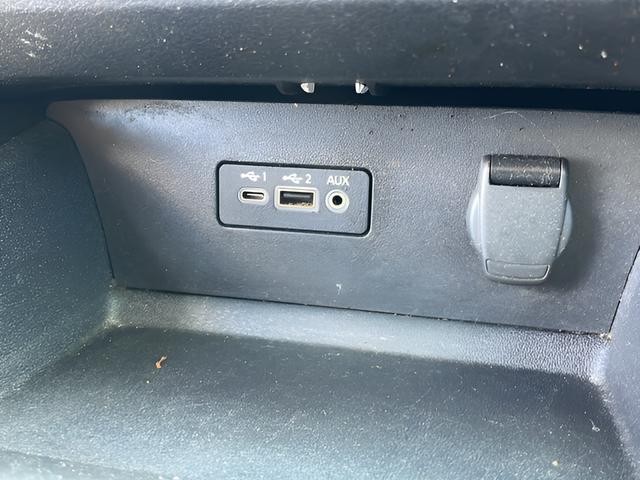 Nissan Altima Vehicle Full-screen Gallery Image 29