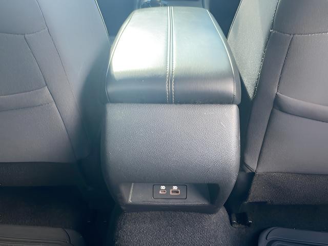 Nissan Altima Vehicle Full-screen Gallery Image 32