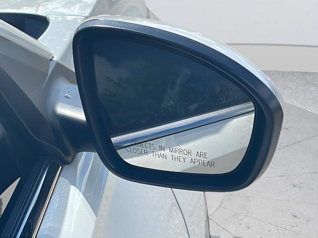 Nissan Altima Vehicle Full-screen Gallery Image 39