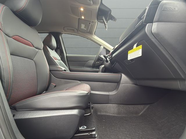 Nissan Kicks Vehicle Full-screen Gallery Image 10