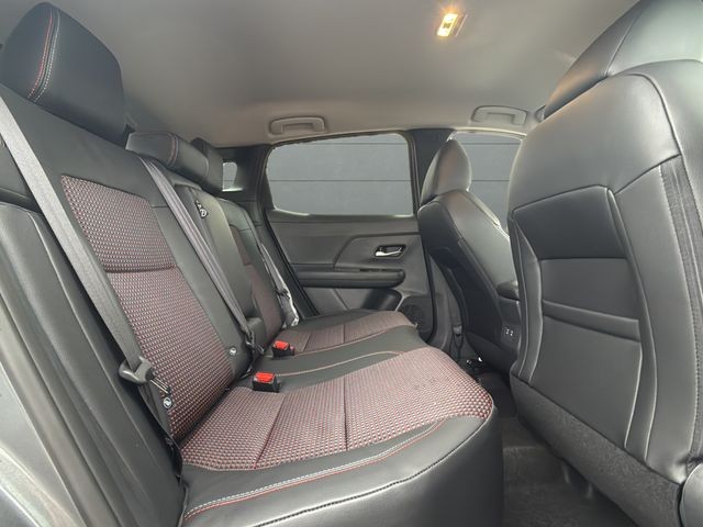 Nissan Kicks Vehicle Full-screen Gallery Image 11