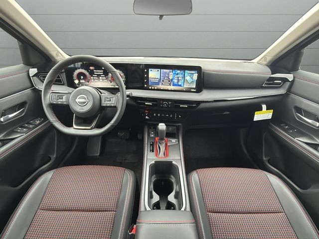 Nissan Kicks Vehicle Full-screen Gallery Image 15