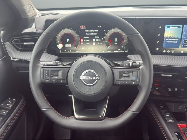 Nissan Kicks Vehicle Full-screen Gallery Image 16