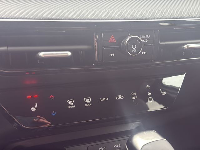 Nissan Kicks Vehicle Full-screen Gallery Image 21