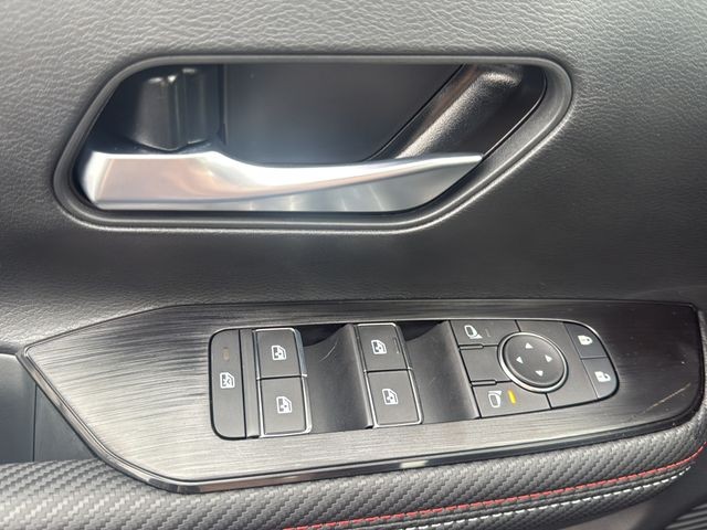 Nissan Kicks Vehicle Full-screen Gallery Image 26