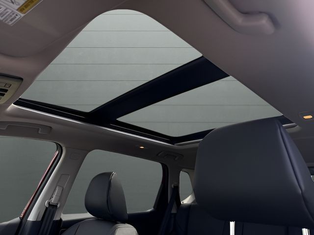 Nissan Rogue Vehicle Full-screen Gallery Image 18