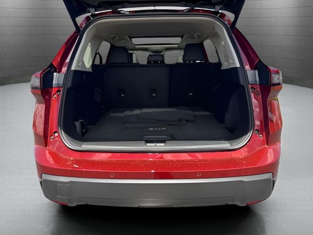 Nissan Rogue Vehicle Full-screen Gallery Image 22