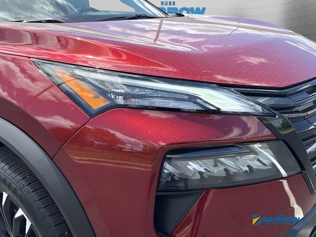 Nissan Rogue Vehicle Full-screen Gallery Image 26