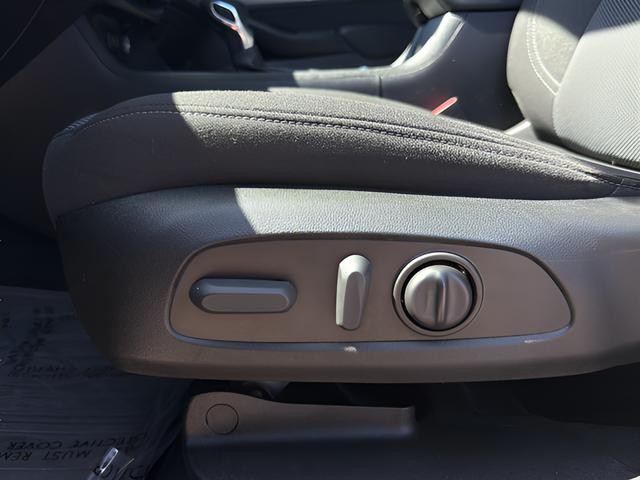 Chevrolet Traverse Vehicle Full-screen Gallery Image 25
