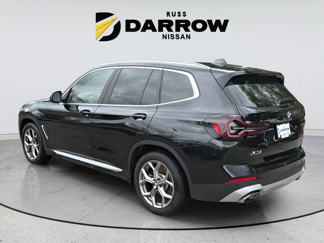 BMW X3 Vehicle Full-screen Gallery Image 3