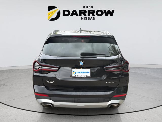 BMW X3 Vehicle Full-screen Gallery Image 4